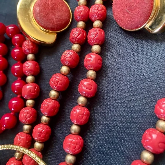 Vintage Carved Red & Glass Beaded Necklaces with gold accents earrings - Picture 11 of 12